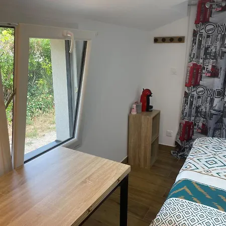 Modern With Ac - 10 Min To Lyon Airport & Tram T3 Apartamento